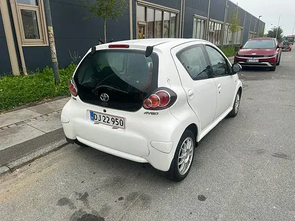 Toyota Aygo 2012 photo 4