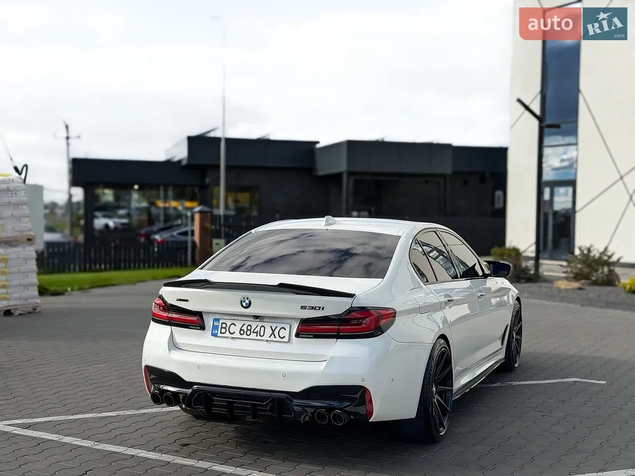 BMW 5 Series 2017 photo 2