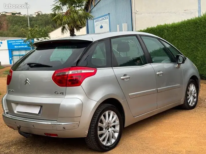 Citroen C4 Picasso 2010 photo 3