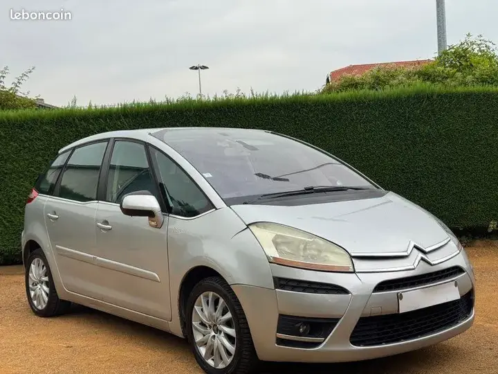 Citroen C4 Picasso 2010 photo 2