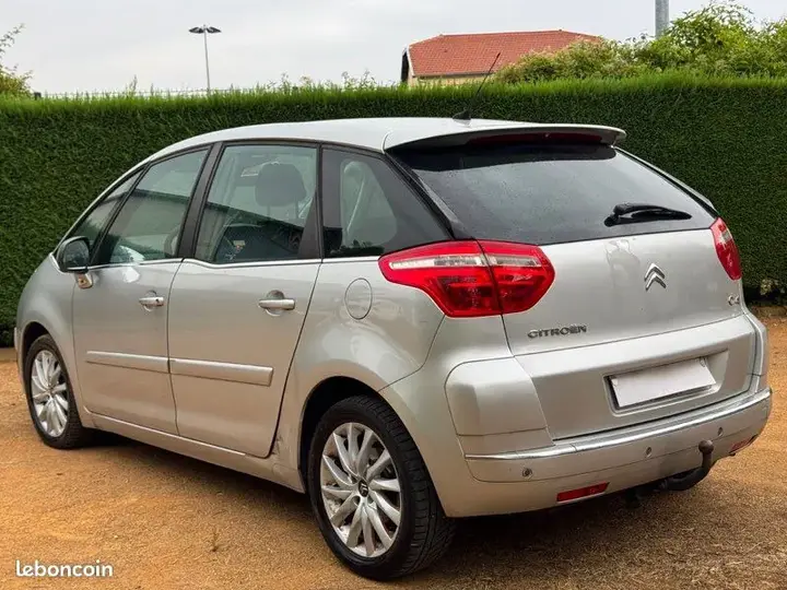 Citroen C4 Picasso 2010 photo 4