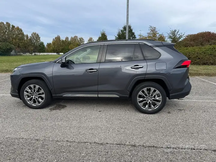 Toyota Rav4 2022 photo 2