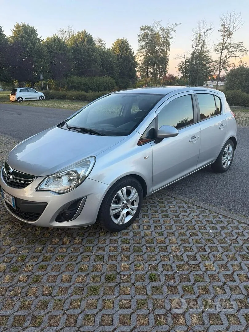 Opel Corsa 2012 photo 2