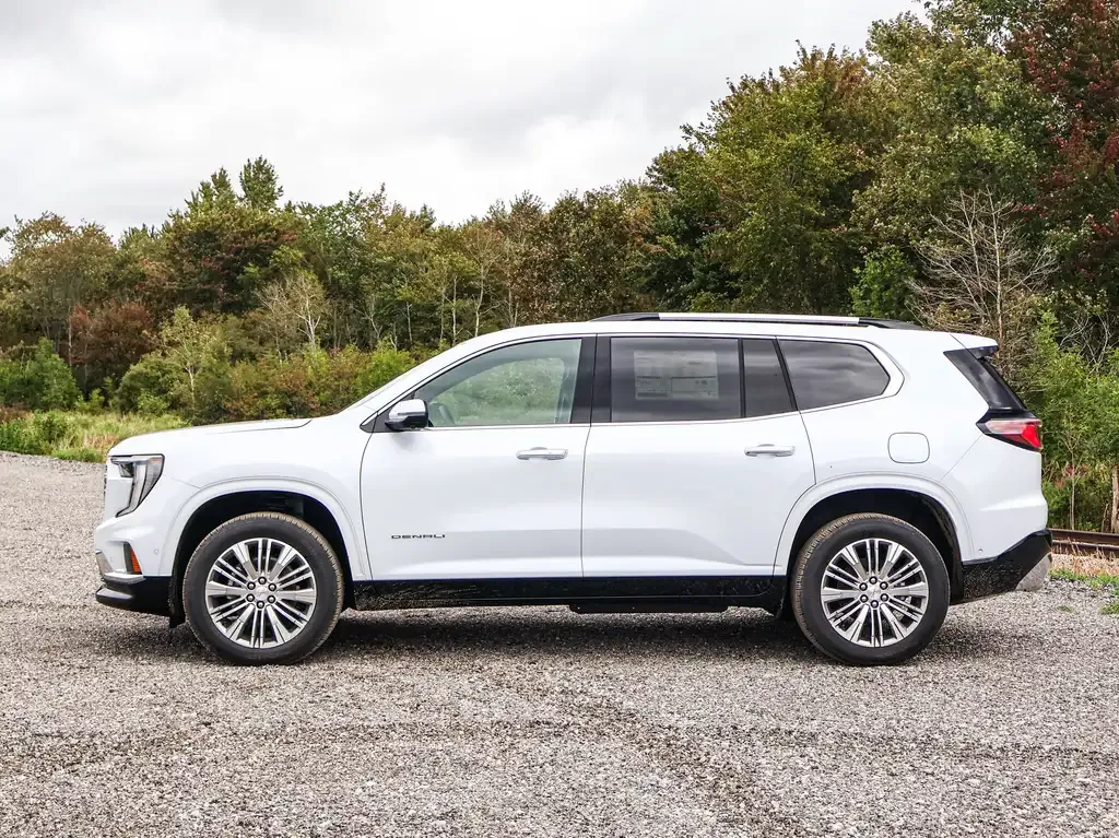 GMC Acadia 2027 photo 3