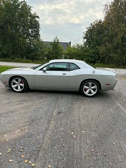 Dodge Challenger 2010 photo 3