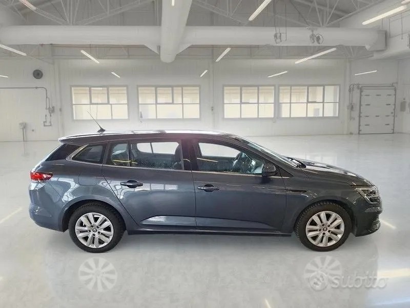 Renault Megane 2023 photo 3
