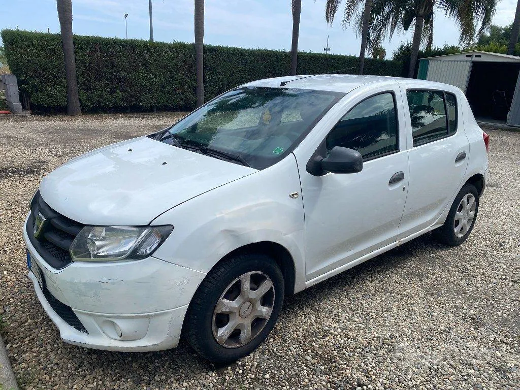 Dacia Sandero 2014 photo 2