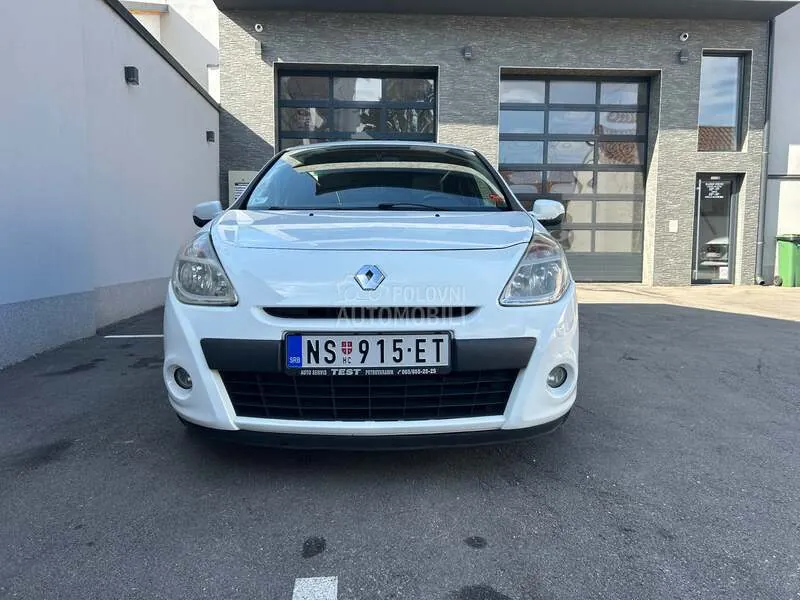 Renault Clio 2011 photo 2