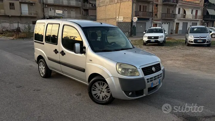 Fiat Doblo 2009 photo 2