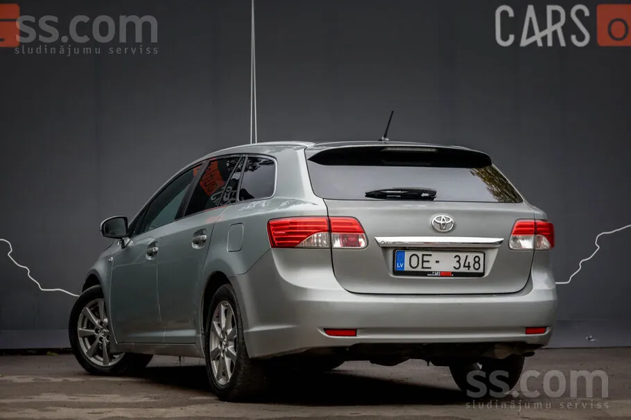 Toyota Avensis 2012 photo 4