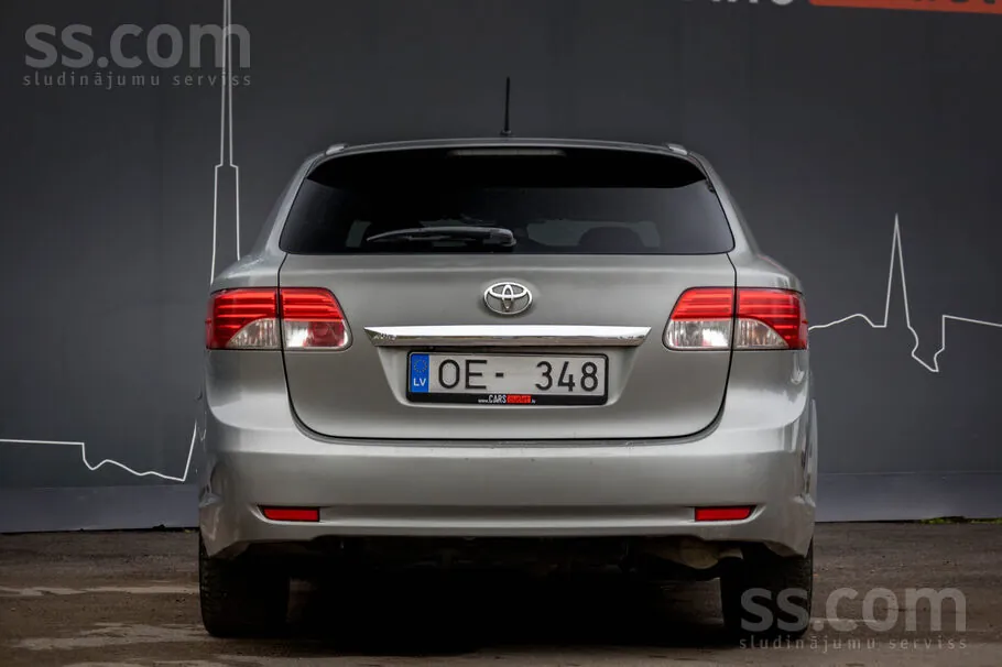 Toyota Avensis 2012 photo 5