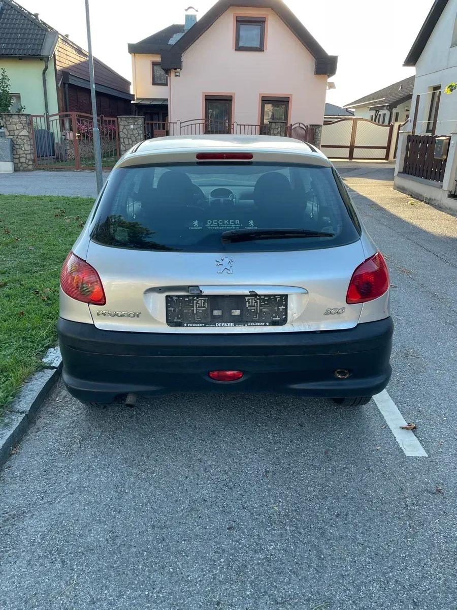 Peugeot 206 2004 photo 3