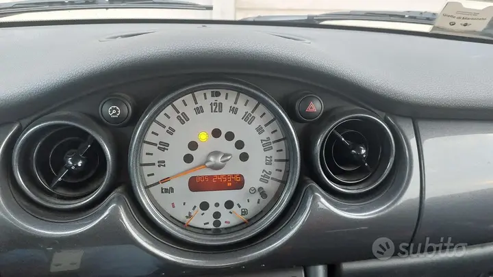 Mini One 2005 photo 4