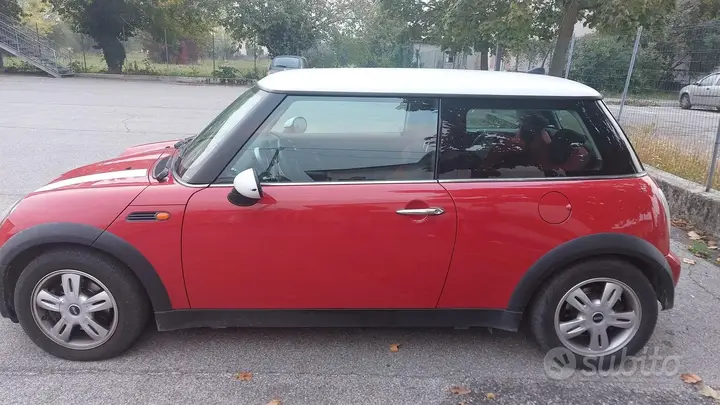 Mini One 2005 photo 2
