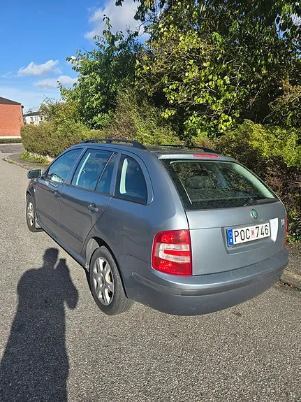 Skoda Fabia 2007 photo 2