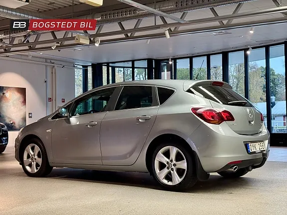Opel Astra 2012 photo 5
