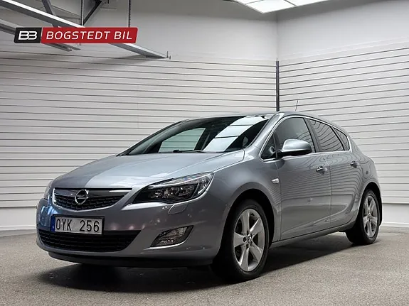 Opel Astra 2012 photo 3