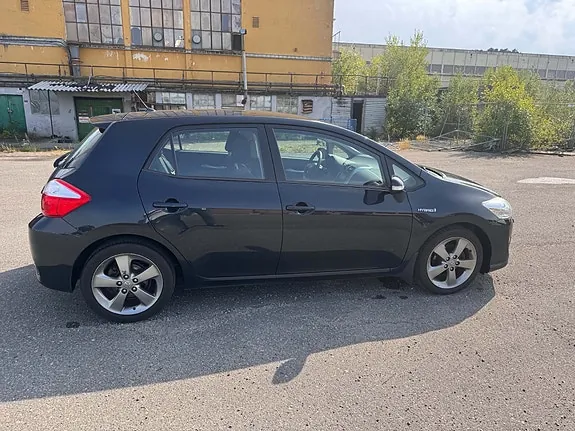 Toyota Auris 2012 photo 3