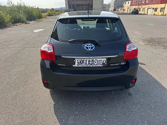 Toyota Auris 2012 photo 5