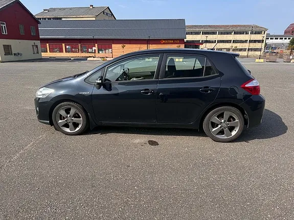 Toyota Auris 2012 photo 2
