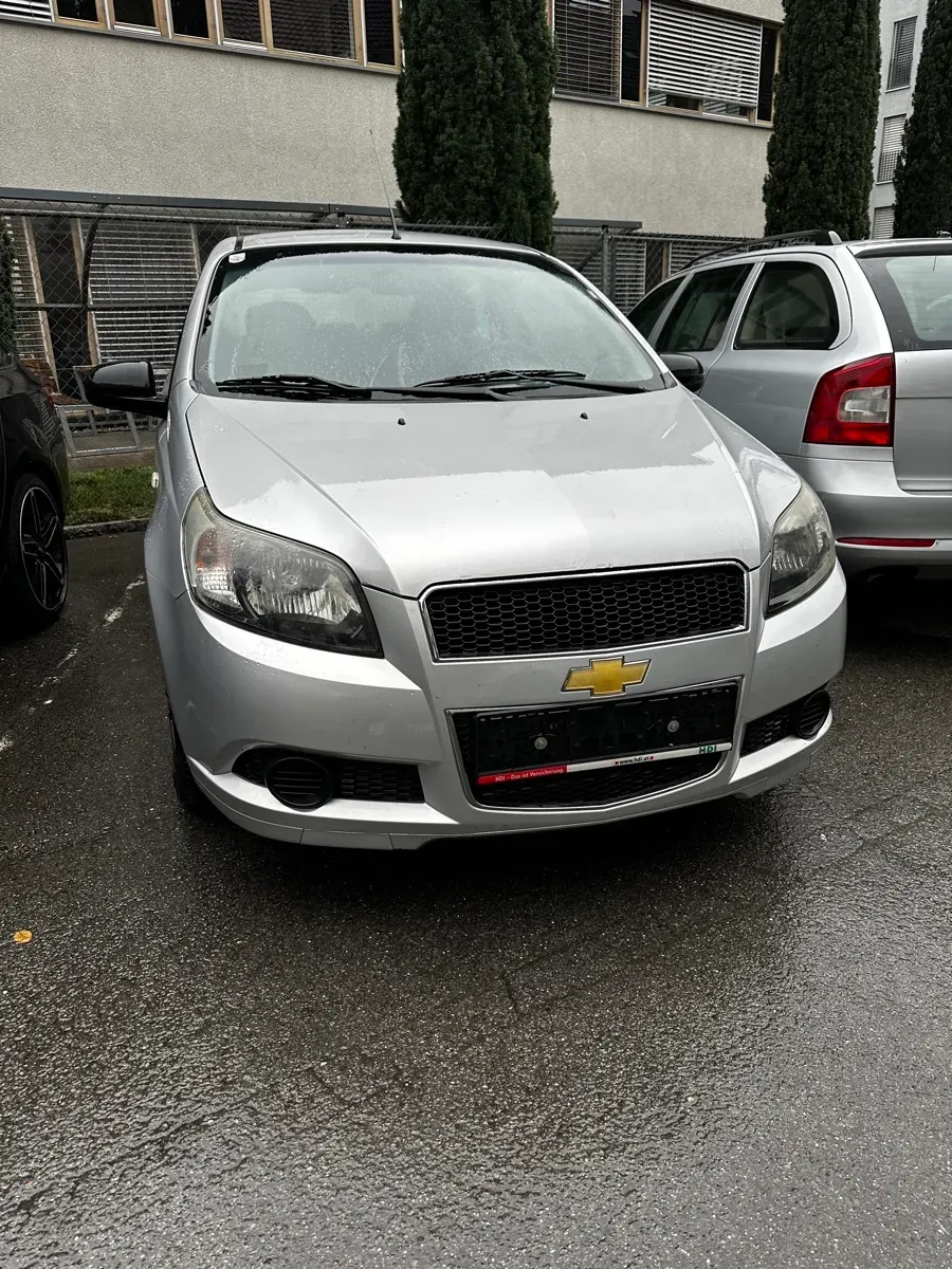 Chevrolet Aveo 2011 photo 3