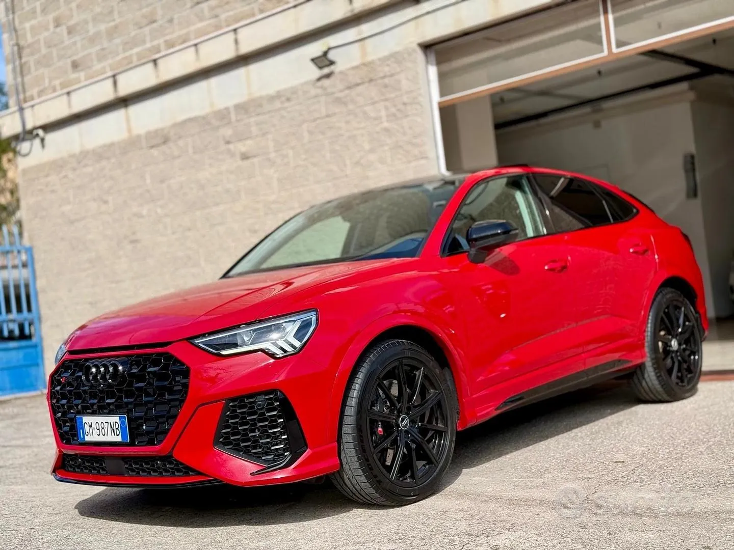 Audi Q3 2021 photo 2