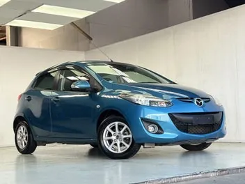 Mazda Demio 2012 photo 2