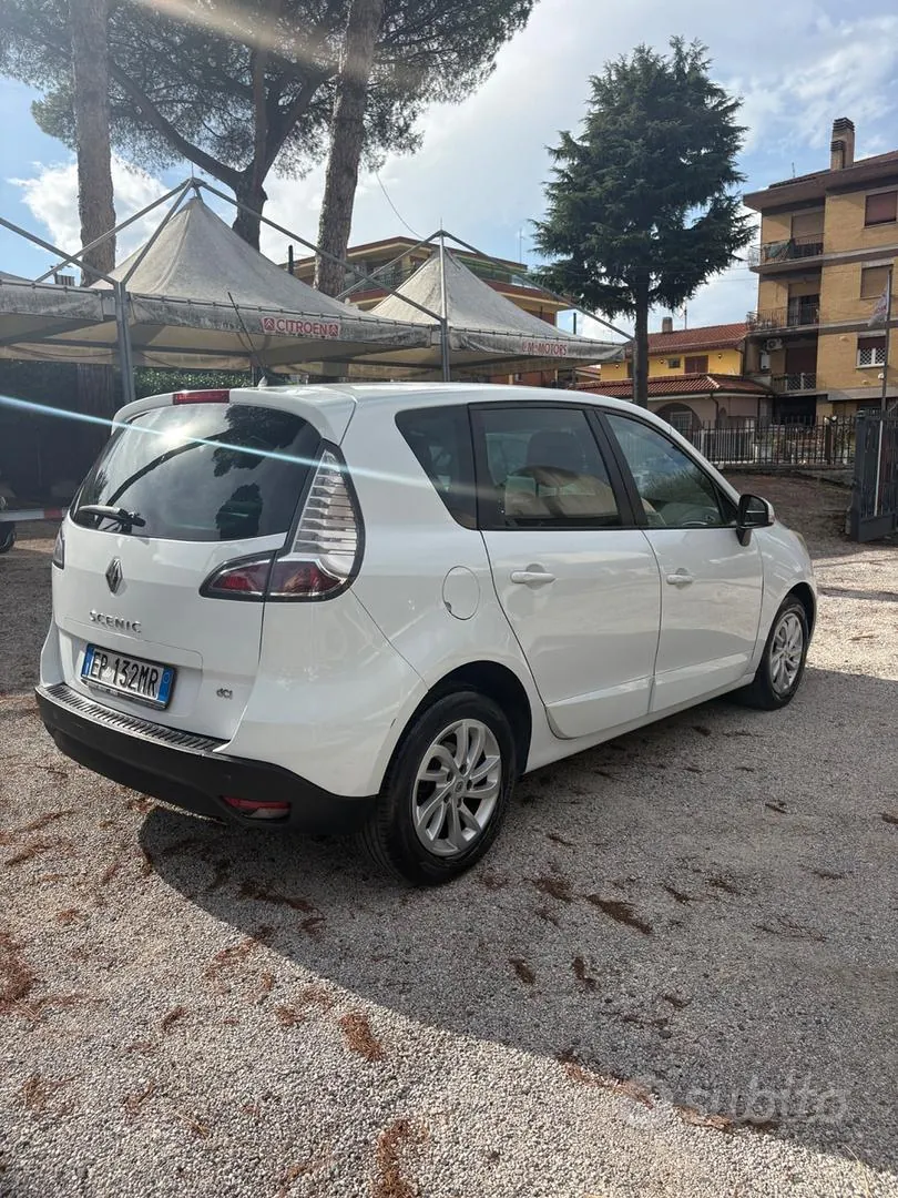 Renault Scenic 2012 photo 5