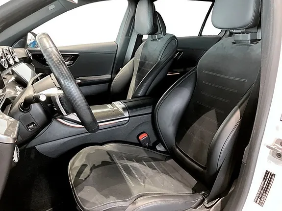Mercedes-Benz C300 2024 photo 4