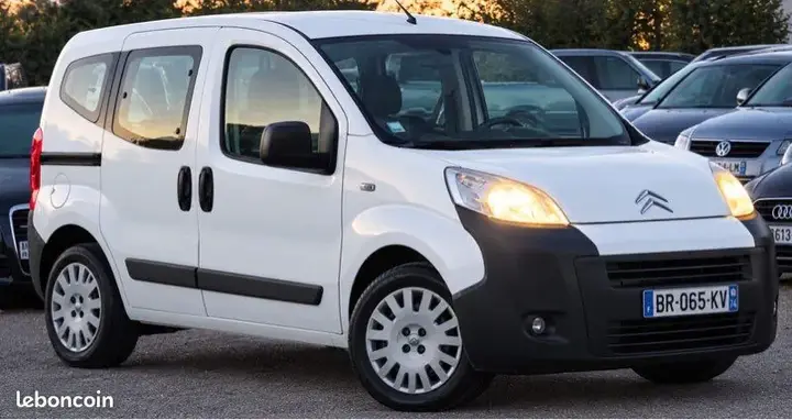 Citroen Nemo Combi 2011 photo 2