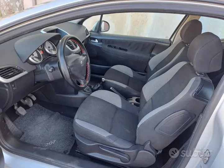 Peugeot 207 2007 photo 3