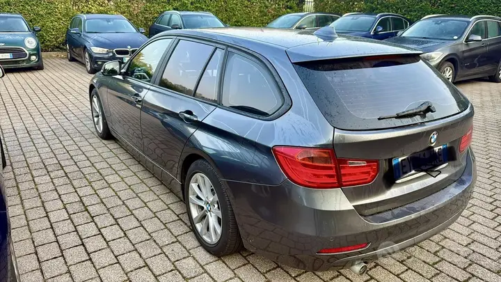 BMW 318 2015 photo 3