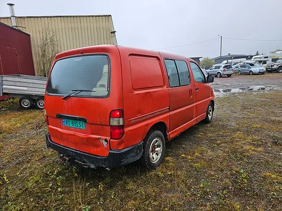 Toyota Hiace 2006 photo 2