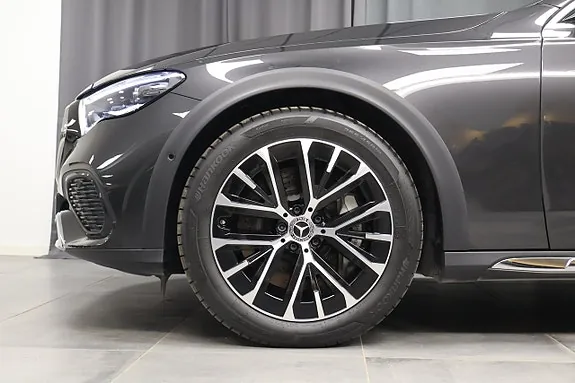 Mercedes-Benz E300 De 2026 photo 5