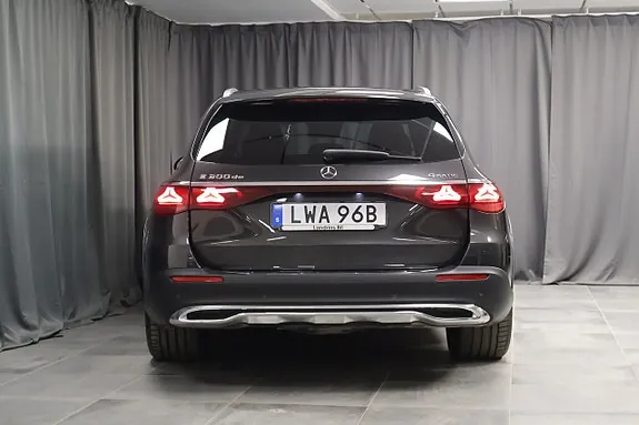 Mercedes-Benz E300 De 2026 photo 4