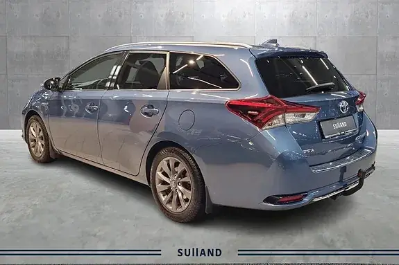 Toyota Auris 2015 photo 3