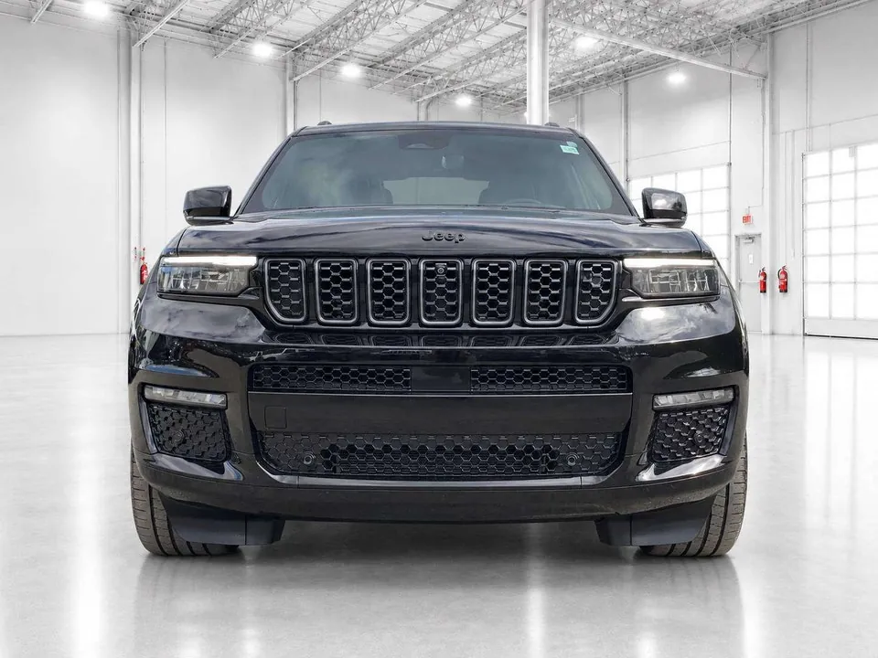 Jeep Grand Cherokee 2023 photo 3