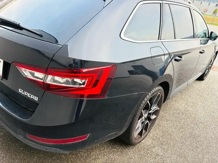 Skoda Superb 2018 photo 2