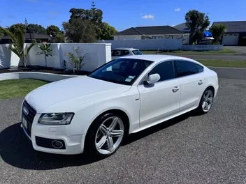 Audi A5 2010 photo 2