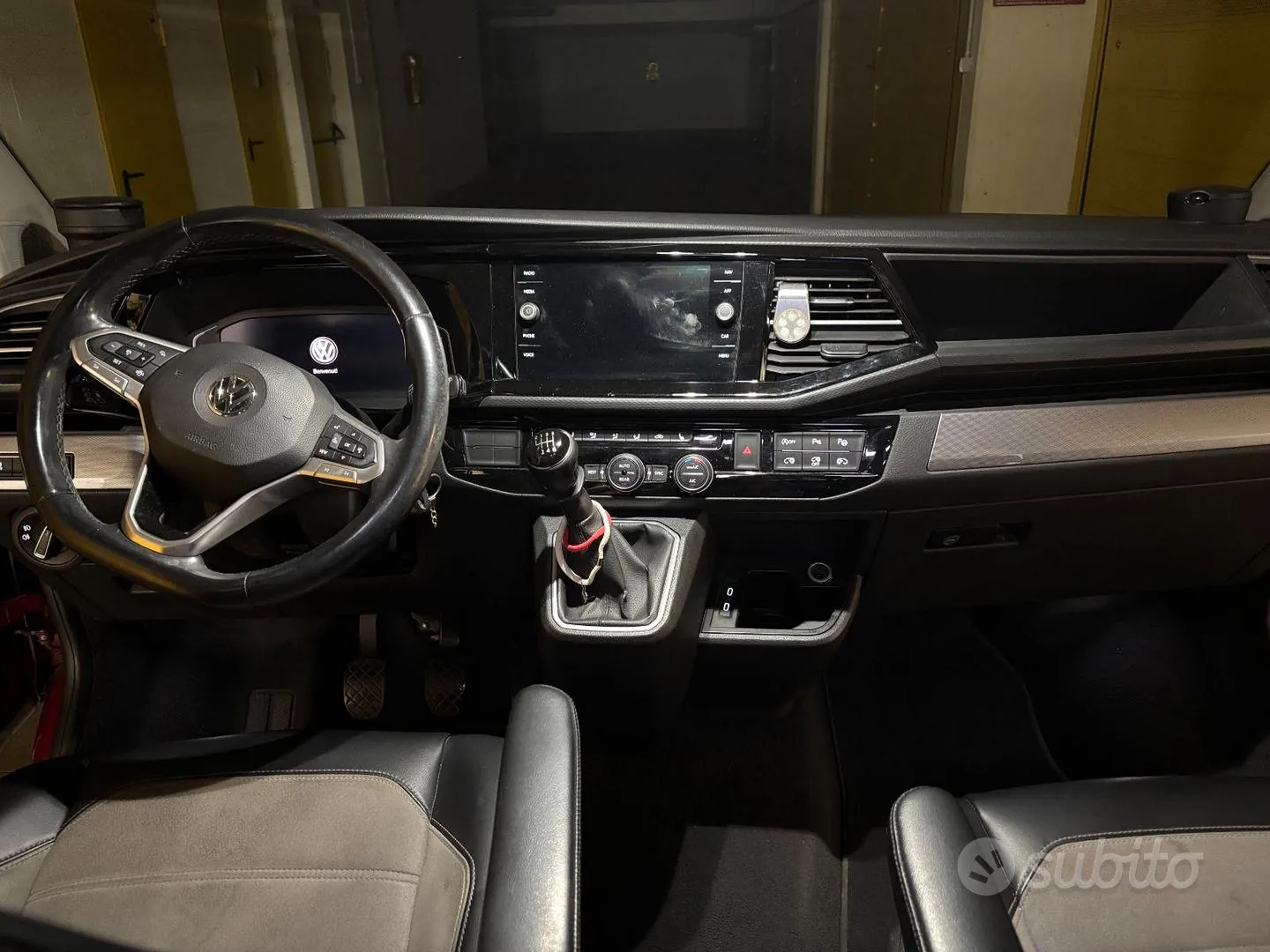 Volkswagen Multivan 2020 photo 3