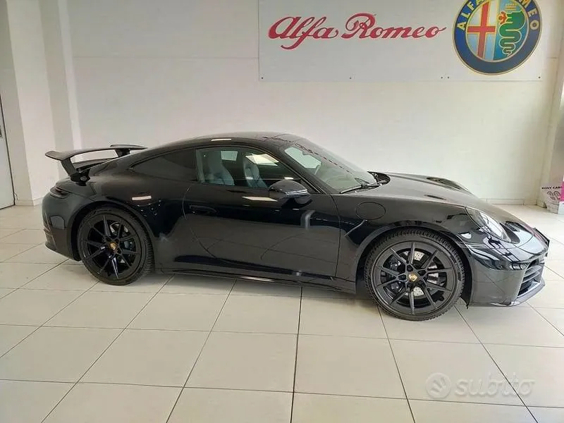 Porsche 911 2025 photo 4