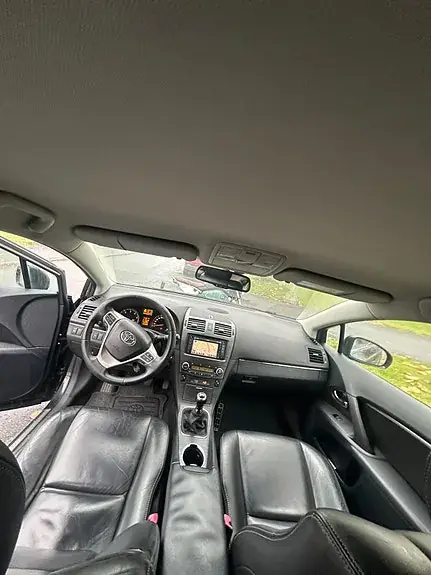 Toyota Avensis 2010 photo 4