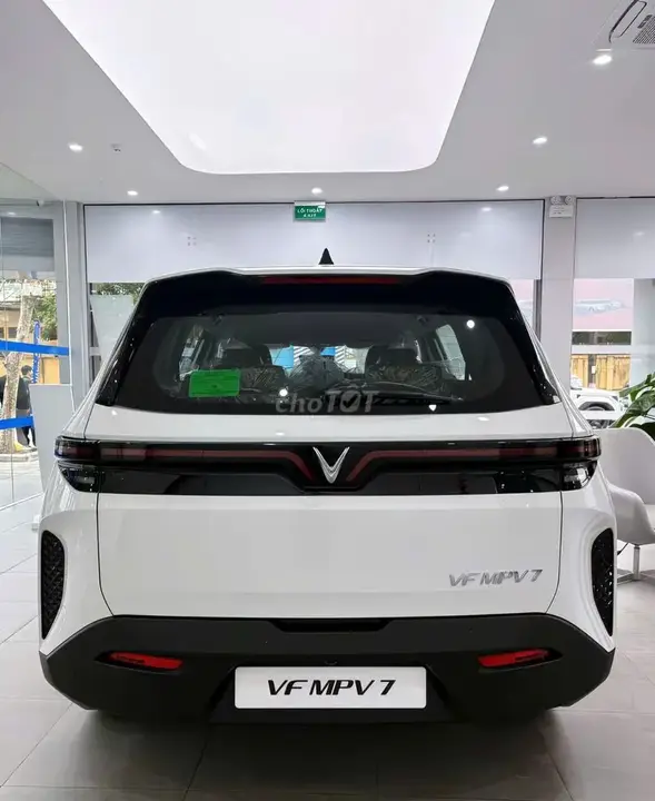 Vinfast Limo Green 2026 photo 5