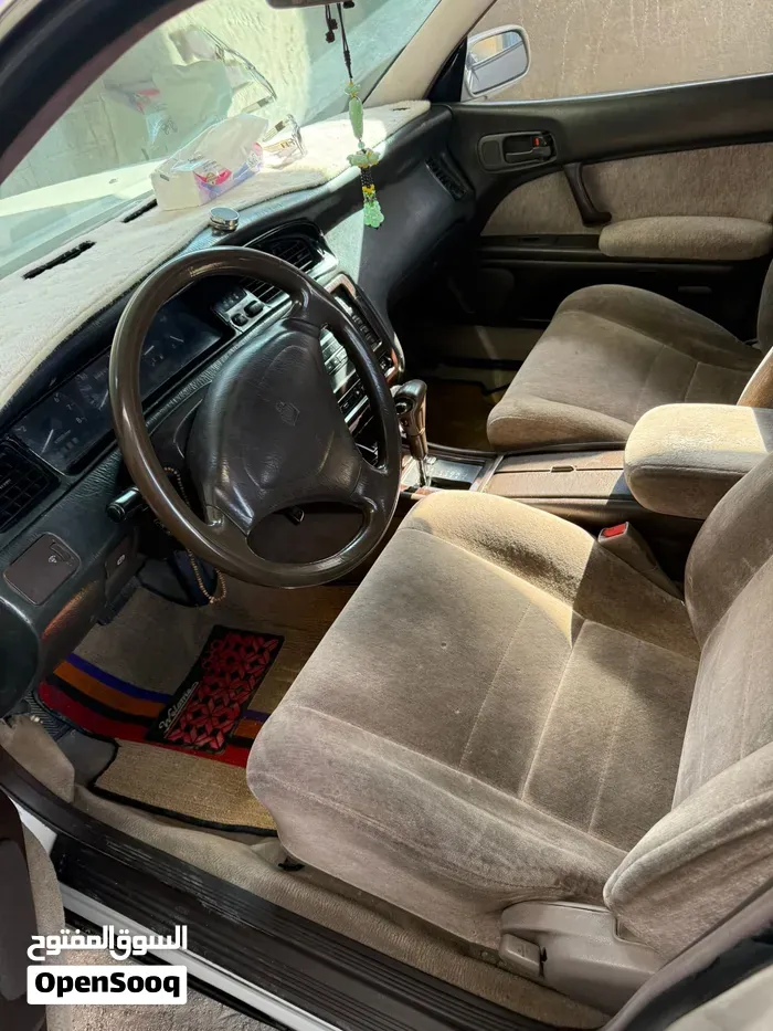 Toyota Crown 1992 photo 4