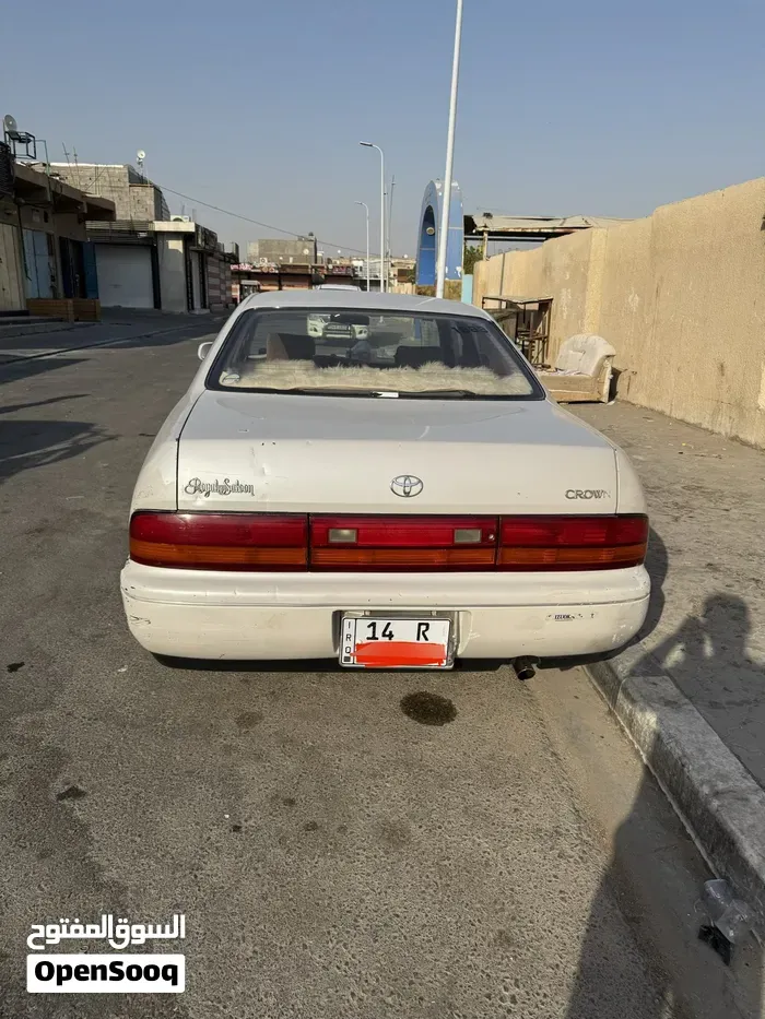 Toyota Crown 1992 photo 2