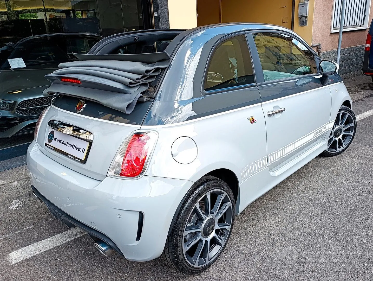 Abarth 500C 2011 photo 2