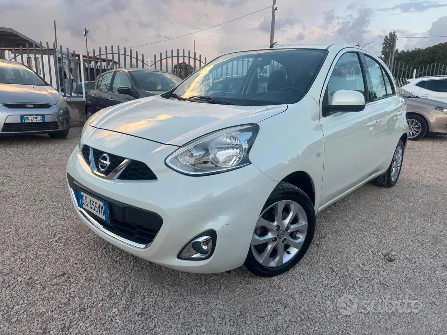 Nissan Micra 2013 photo 2