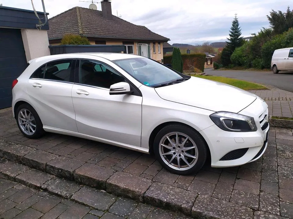 Mercedes-Benz A180