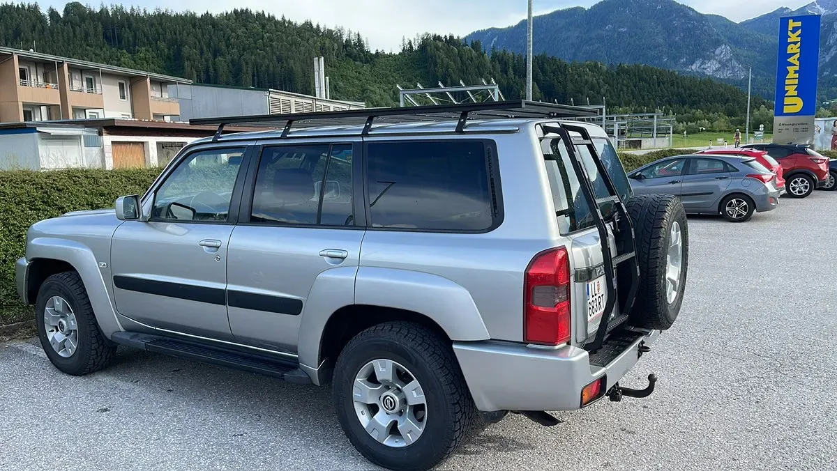 Nissan Patrol 2004 photo 2