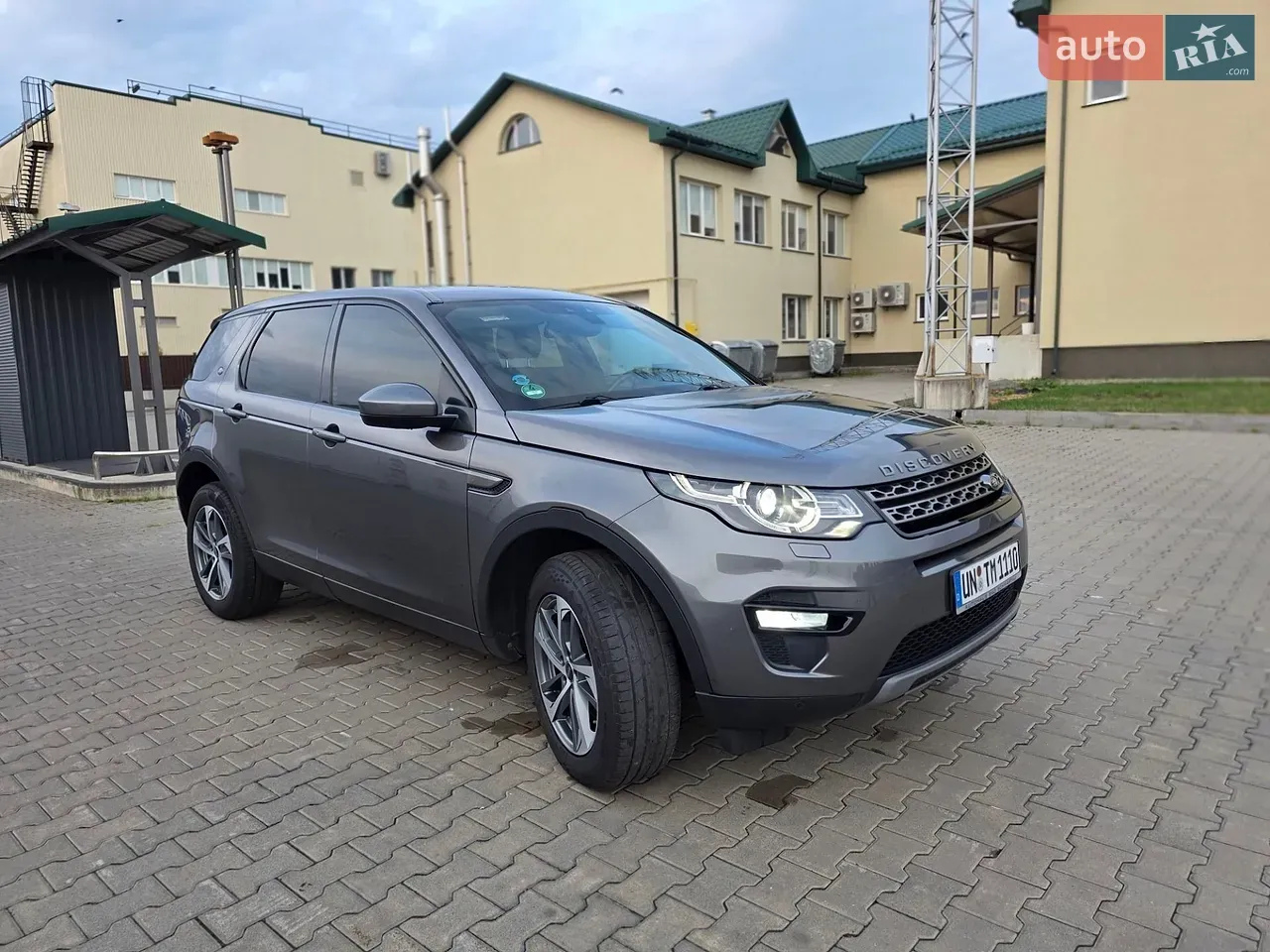 Land Rover Discovery Sport 2015 photo 3